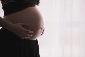 妊婦加算廃止検討へ